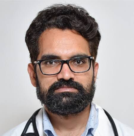 dr jagdeep yadav (cardiologist)